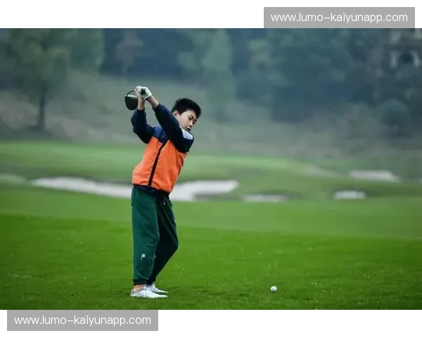 高尔夫记者：在绿茵之间捕捉风声与人生